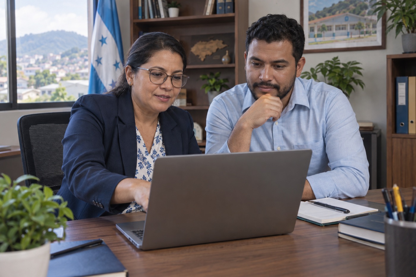 Equipo directivo de una institución educativa hondureña